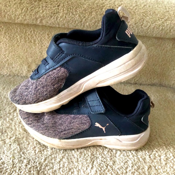 Girl Puma Sneakers - Picture 2 of 6